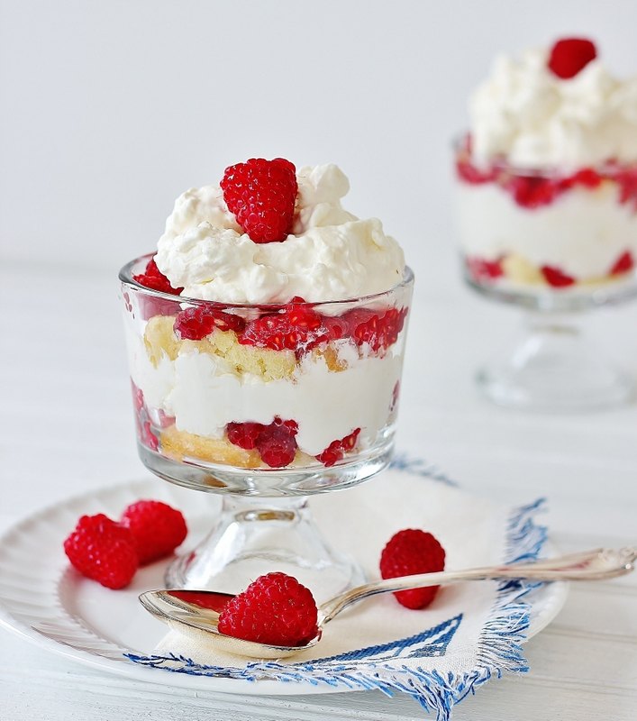 mini raspberry trifle