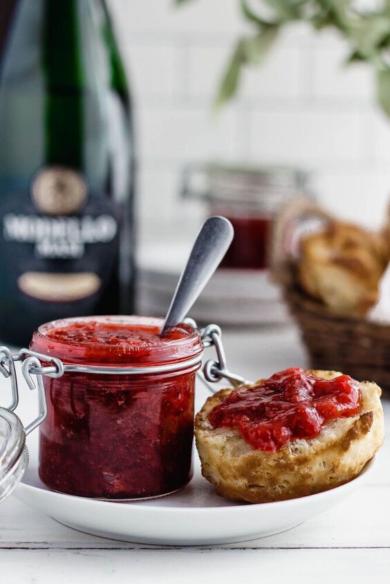 strawberry champagne jam