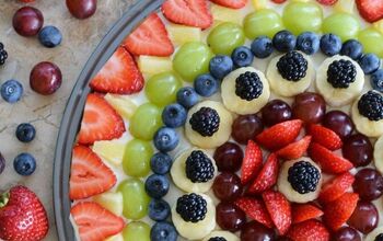 Fruit "Pizza" With Chocolate Chip Cookie Crust