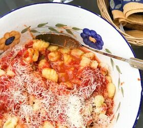 sugo al pomodoro classic tomato sauce, Perfect with homemade Gnocchi