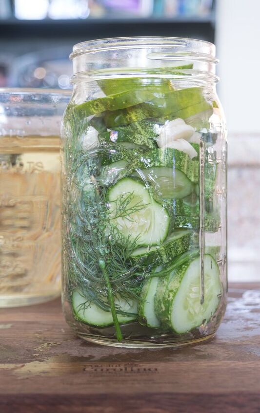 easy refrigerator dill pickles recipe one jar at a time