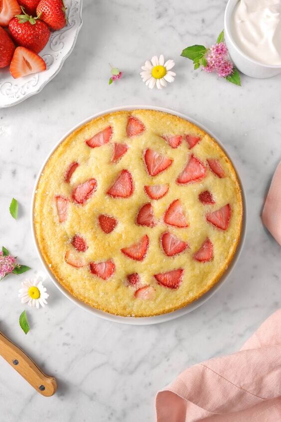 strawberry buttermilk snack cake