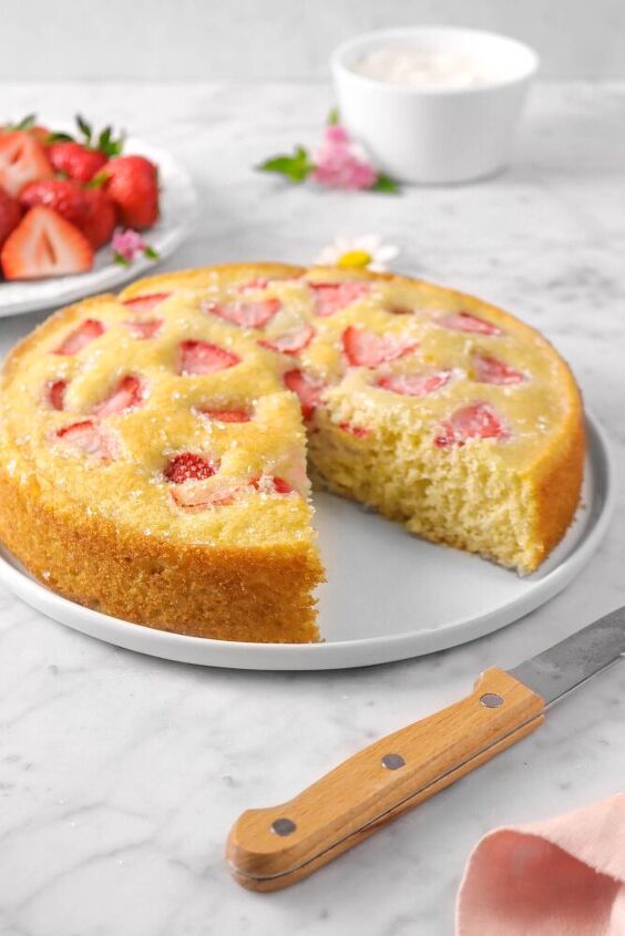 strawberry buttermilk snack cake