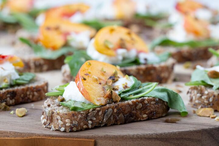 burrata appetizers with peaches pistachios