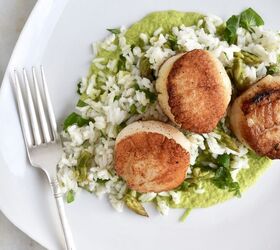 pan seared scallops with rice and asparagus puree