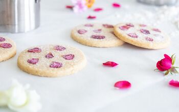 Shortbread Cookies With Edible Flowers