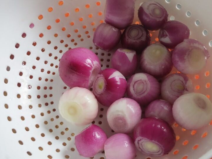 https gosumitup com pickled onion recipe sirke wale pyaz vinegar oni, Peel the button onions