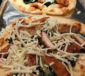 easy chicken and spinach flatbread pizza, Add shredded cheese