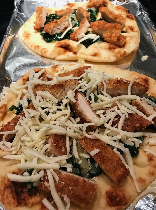 easy chicken and spinach flatbread pizza, Add shredded cheese