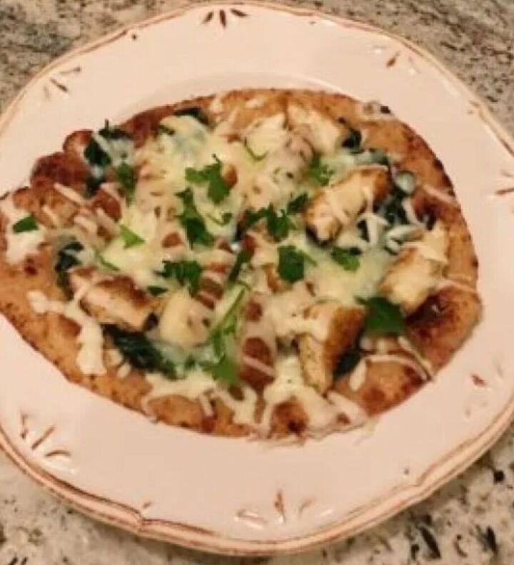 easy chicken and spinach flatbread pizza, Bake and Enjoy