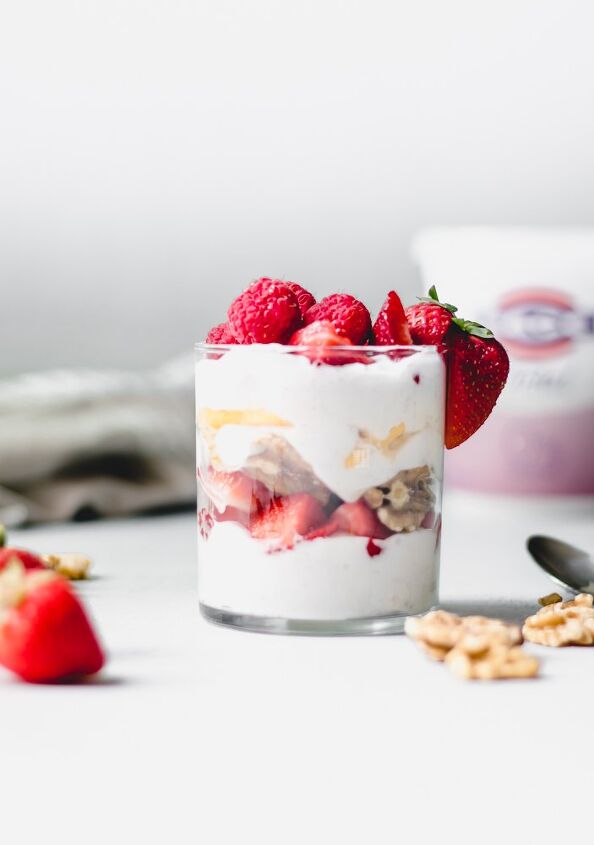 easy greek yogurt parfaits