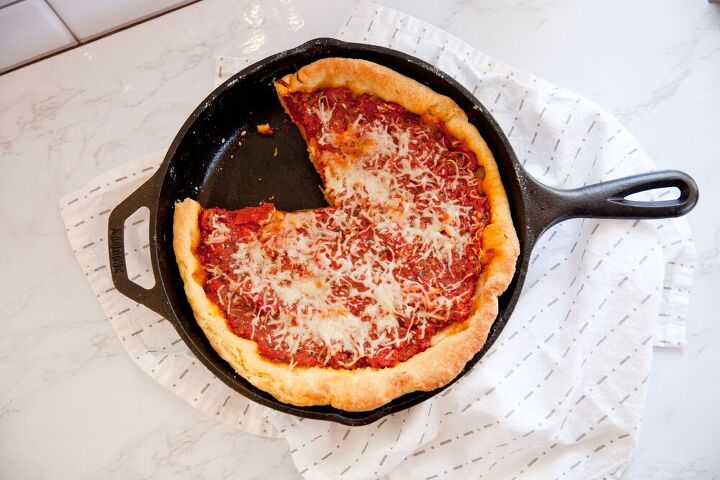 deep dish pizza, Use a 9 inch cast iron skillet or cake pan