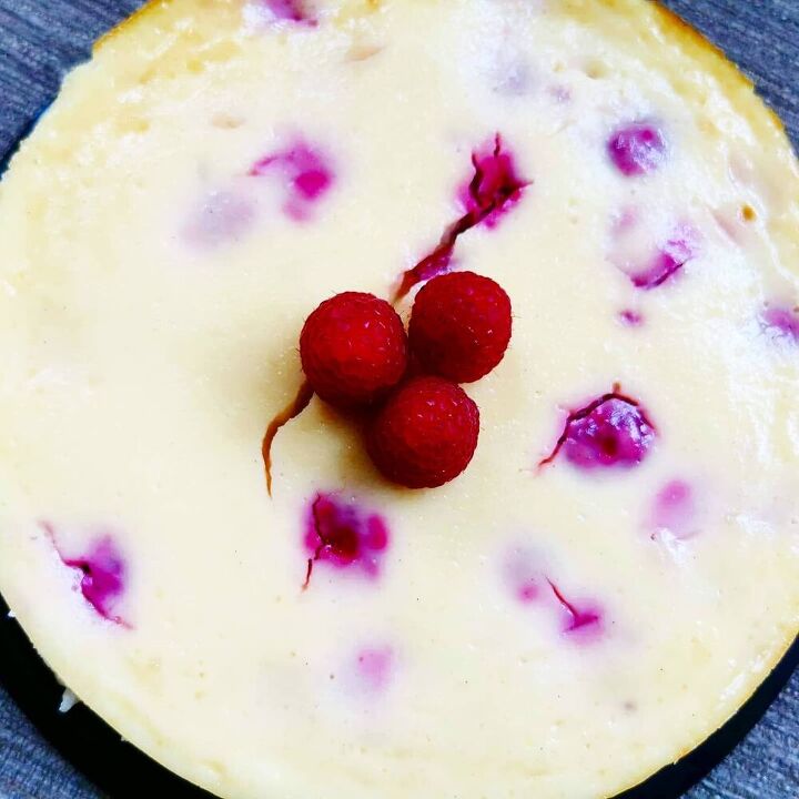 baked raspberry cheesecake
