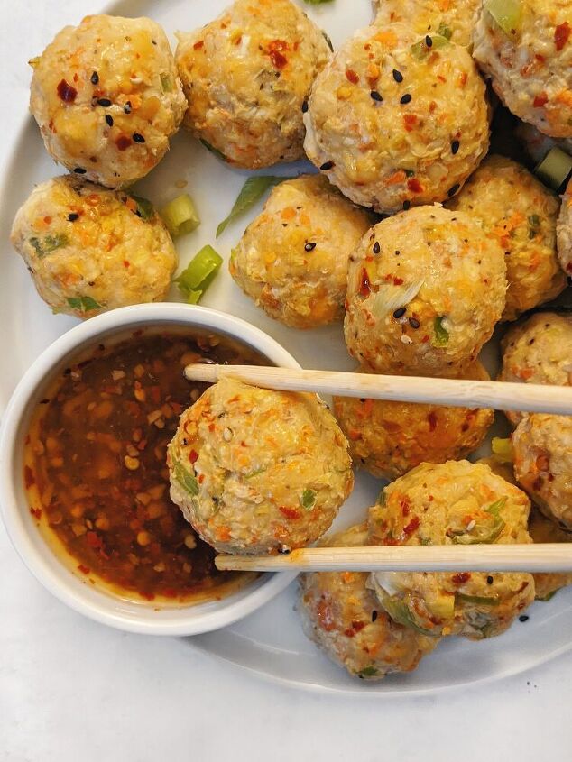 egg roll chicken meatballs with sweet chili sauce
