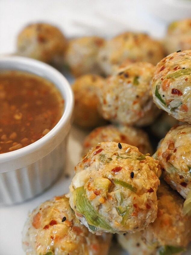 egg roll chicken meatballs with sweet chili sauce