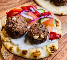 35-minute spinach and feta meatball naan is a tasty dish for a busy evening