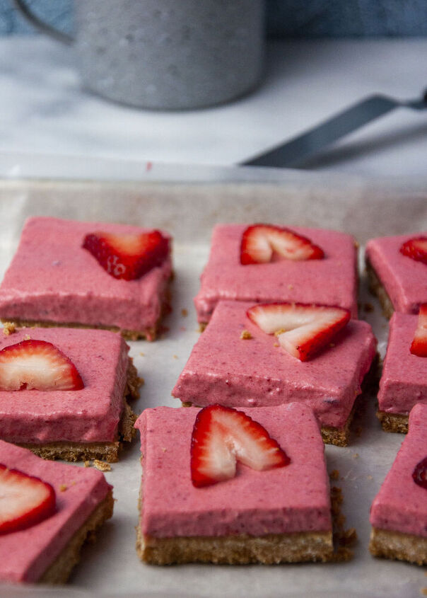 strawberry mousse bars