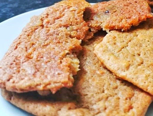 gooey peanut butter and banana cookies