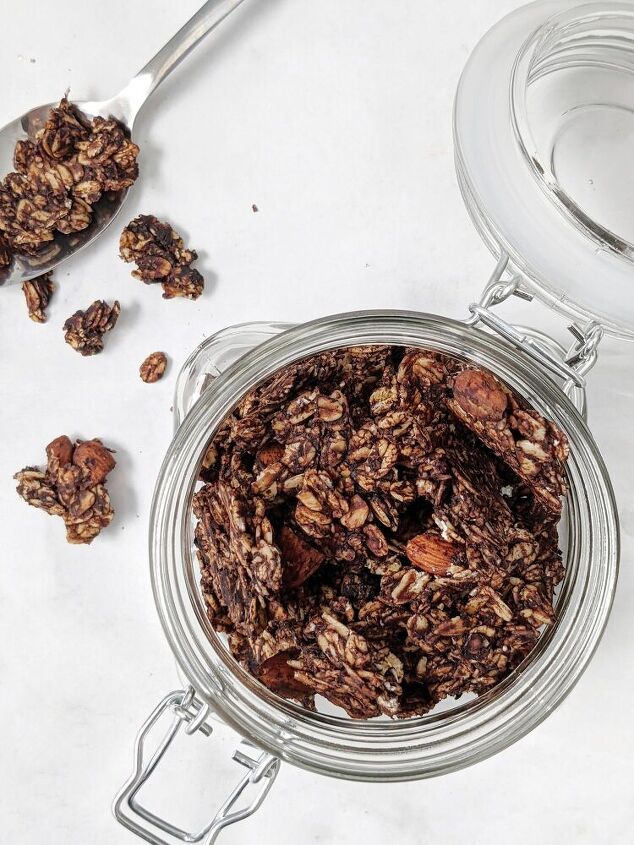 healthy dark chocolate almond granola