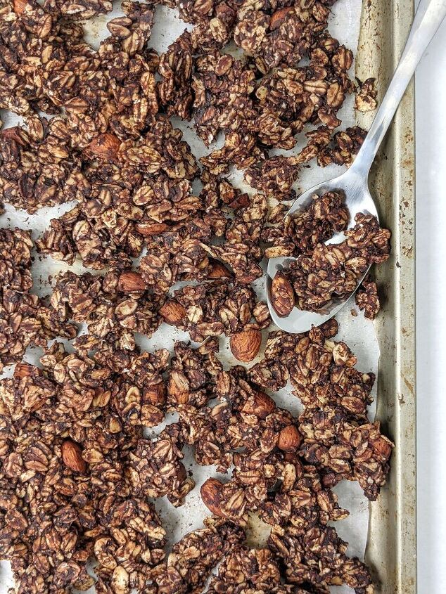 healthy dark chocolate almond granola