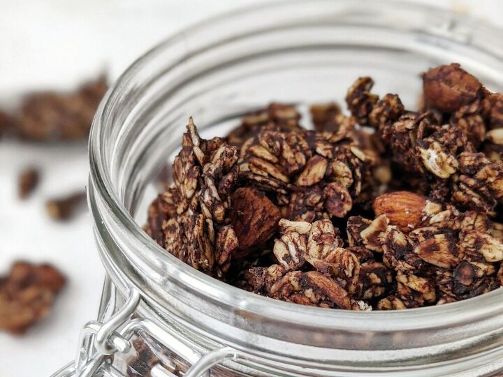 healthy dark chocolate almond granola