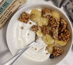 the perfect greek yogurt breakfast bowl