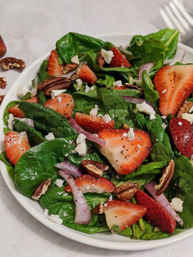 strawberry spinach salad with maple poppyseed balsamic vinaigrette
