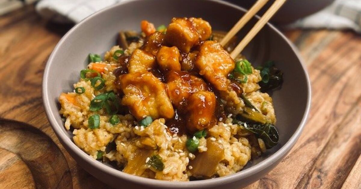 Fried Rice With Spicy Honey Chicken