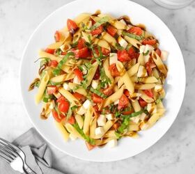 caprese pasta salad with balsamic vinaigrette