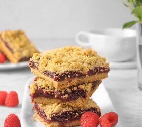 Buttery Raspberry Oatmeal Crumble Bars | Foodtalk