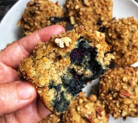 blueberry banana muffins with pecan streusel