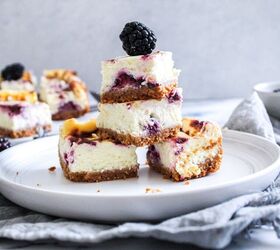 blackberry swirled cheesecake bars