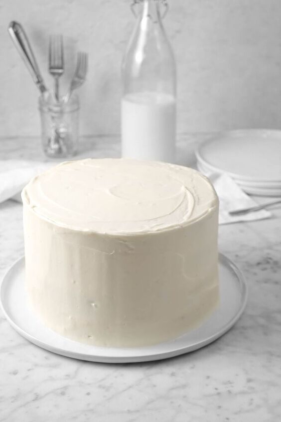 red velvet cake with cream cheese frosting