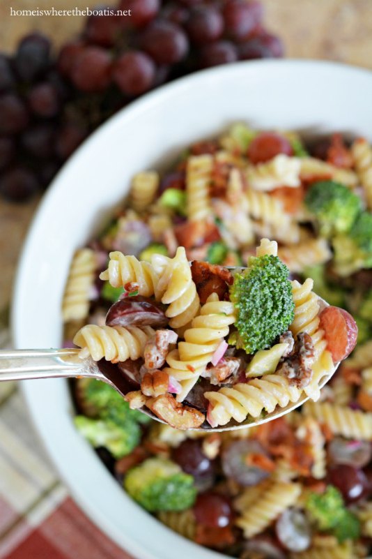 broccoli grape pasta salad