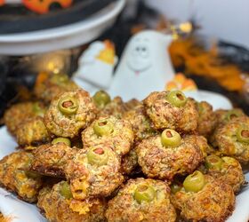 10 ghoulishly good main courses and desserts to haunt your taste buds, J Dub s Spooky Sausage Bites