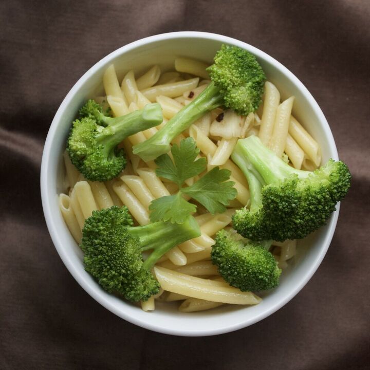 garlic and broccoli pasta