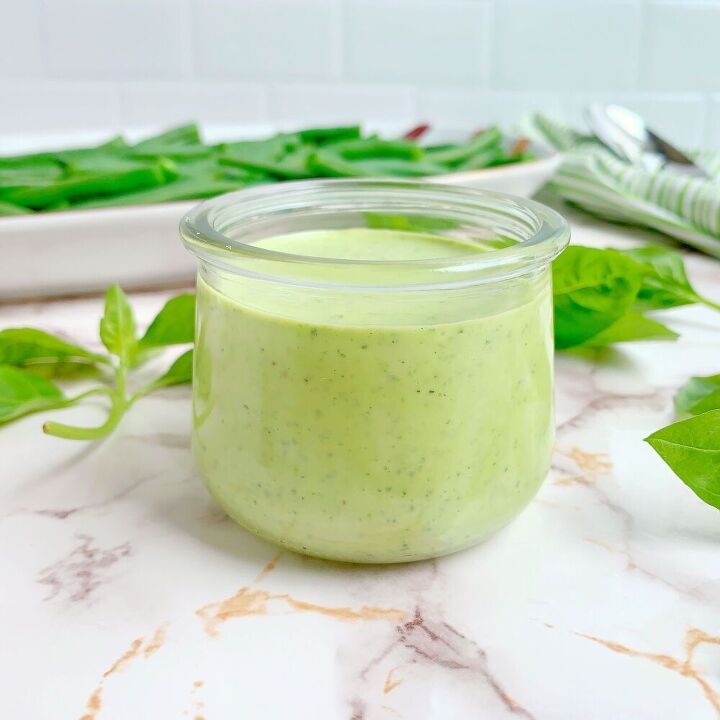 green beans with creamy basil dressing