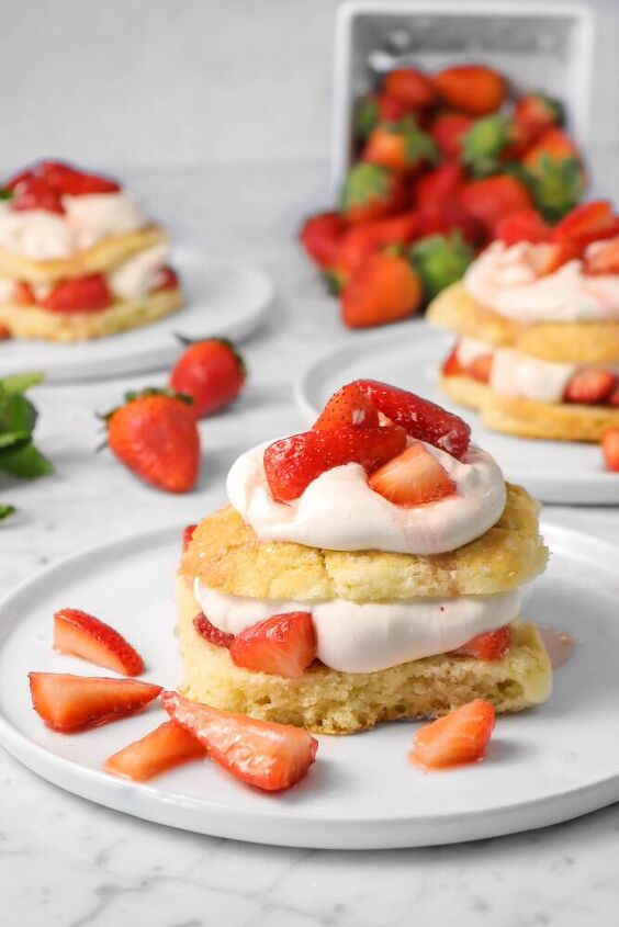 easy homemade strawberry shortcakes with fresh whipped cream