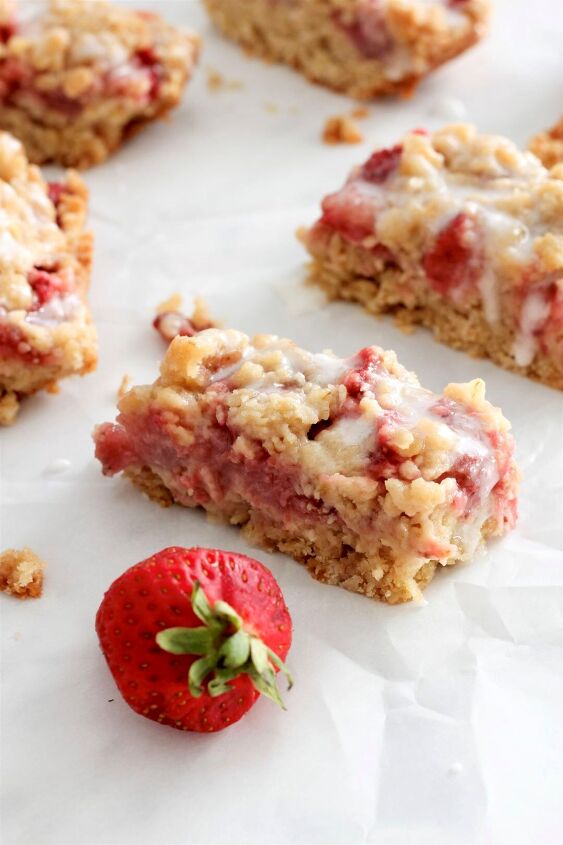 s 20 dessert bars your whole family will enjoy, Strawberry Crumb Bars With Lemon Glaze