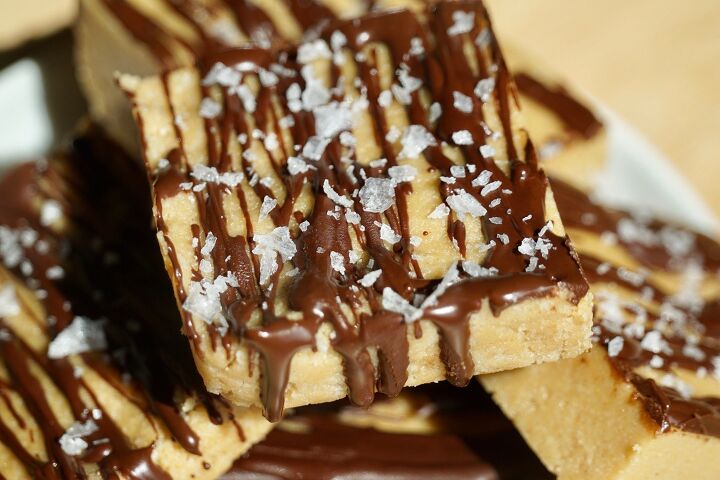 s 20 dessert bars your whole family will enjoy, Sea Salt Peanut Butter Bars