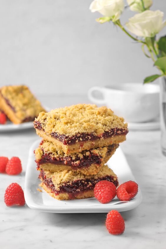 s 20 dessert bars your whole family will enjoy, Buttery Raspberry Oatmeal Crumble Bars