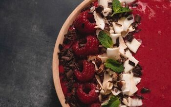 Raspberry Banana Smoothie Bowl