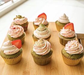 strawberry matcha cupcake