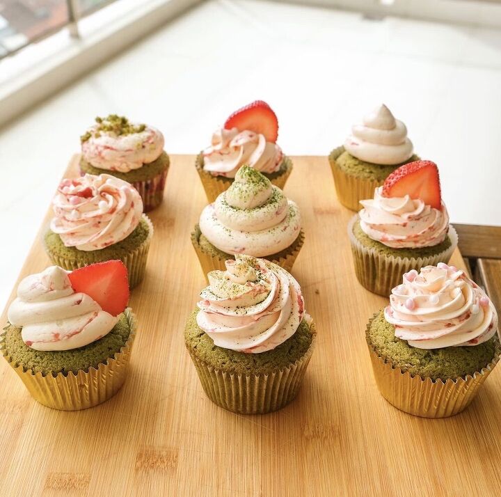 strawberry matcha cupcake
