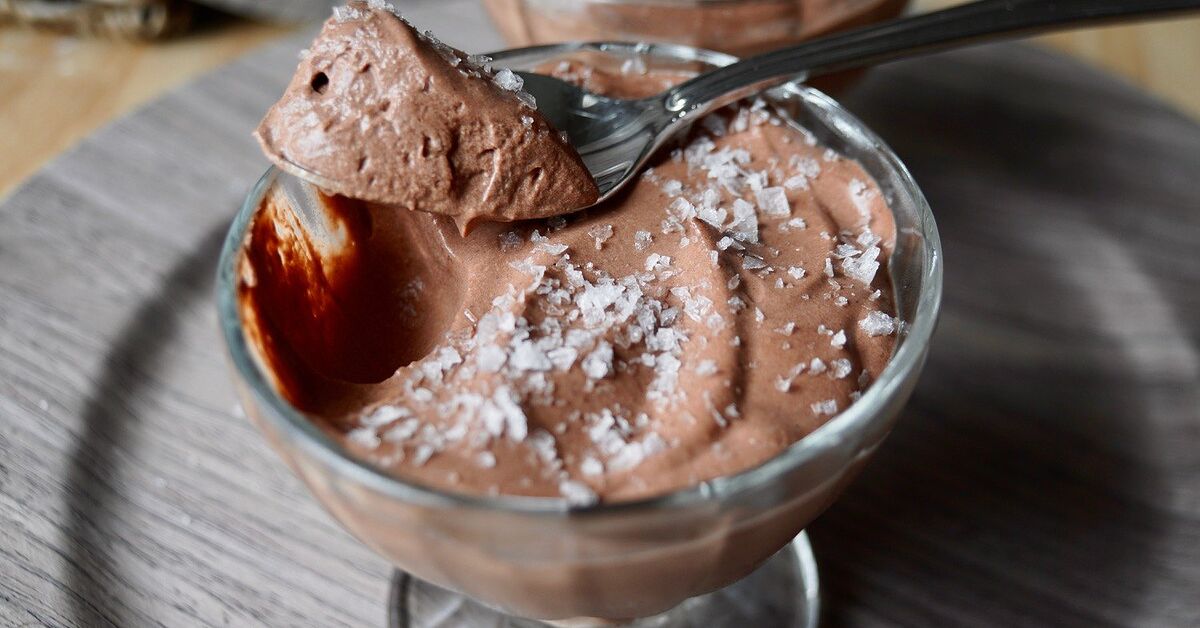 Easy 5-Ingredient Dairy-Free Chocolate Mousse Recipe | Foodtalk