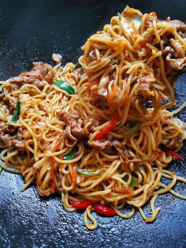 yakisoba japanese style fried noodles