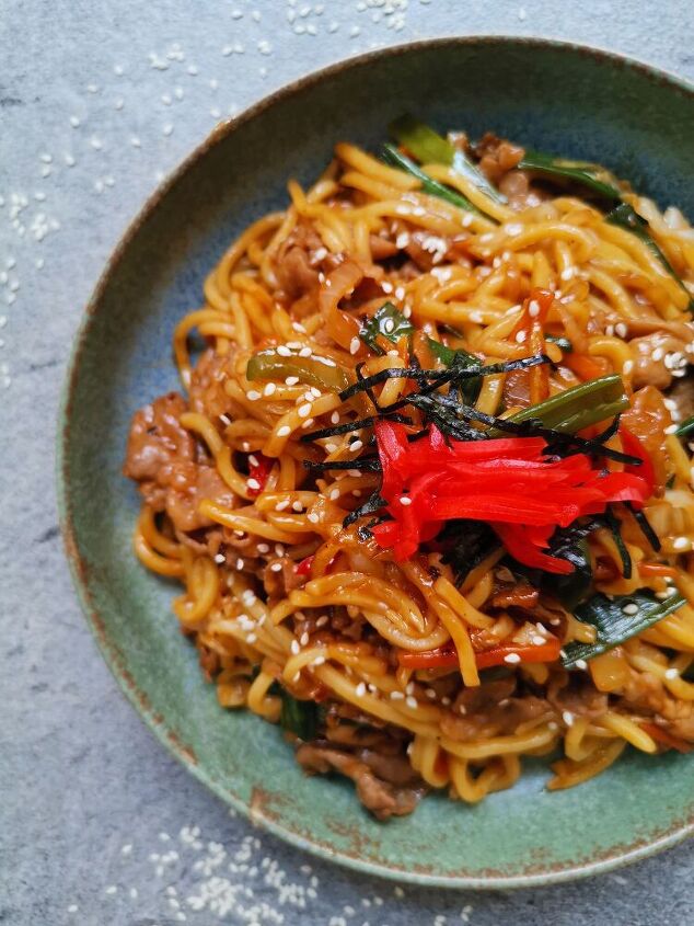 yakisoba japanese style fried noodles