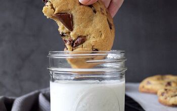 New York Style Chocolate Chip Cookies