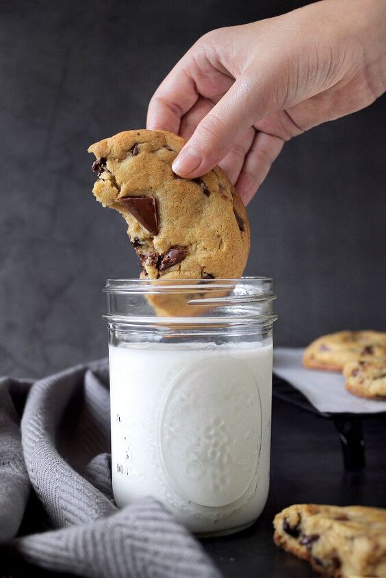 new york style chocolate chip cookies