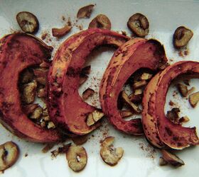 roasted carnival squash slices with cinnamon and chopped chestnuts
